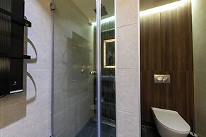 Woodside Apartment 218