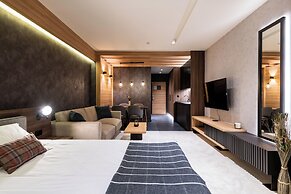 Woodside Apartment 218