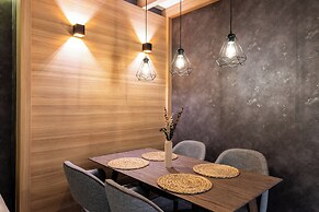 Woodside Apartment 218