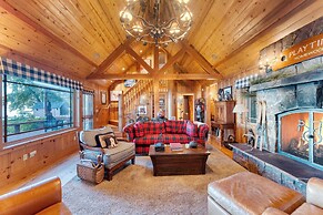 Homewood Lakefront by Avantstay Private Beach & Lake Access + Views!