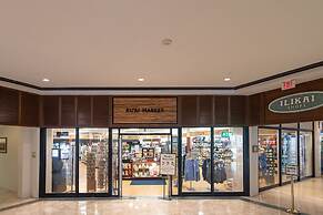 Ilikai Hotel Condo at Waikiki with Parking