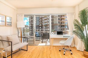 Ilikai Hotel Condo at Waikiki with Parking