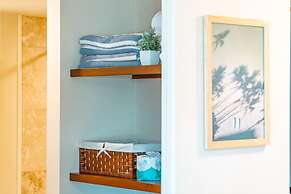 Ilikai Hotel Condo at Waikiki with Parking