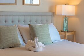 Ilikai Hotel Condo at Waikiki with Parking