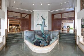 Ilikai Hotel Condo at Waikiki with Parking