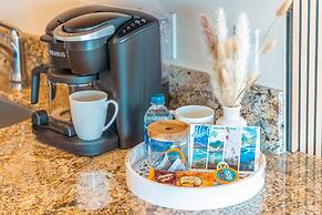 Ilikai Hotel Condo at Waikiki with Parking