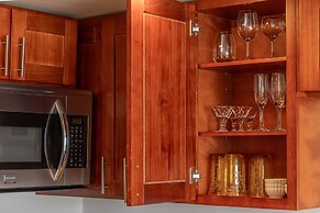 Ilikai Hotel Condo at Waikiki with Parking