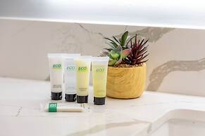 Ilikai Hotel Condo at Waikiki No Parking