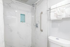 Ilikai Hotel Condo at Waikiki No Parking