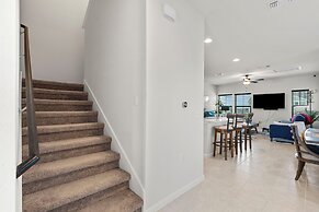 Relaxing 3BR Retreat Community Pool Gym