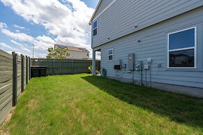 Relaxing 3BR Retreat Community Pool Gym