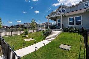 Relaxing 3BR Retreat Community Pool Gym