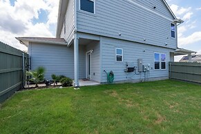 Relaxing 3BR Retreat Community Pool Gym