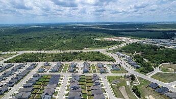 Relaxing 3BR Retreat Community Pool Gym