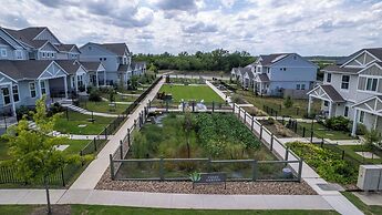 Relaxing 3BR Retreat Community Pool Gym