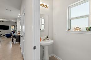 Relaxing 3BR Retreat Community Pool Gym