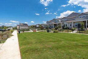 Relaxing 3BR Retreat Community Pool Gym