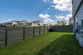 Relaxing 3BR Retreat Community Pool Gym