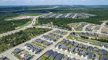 Relaxing 3BR Retreat Community Pool Gym