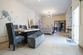 Modern and Tranquil Apartment in Tonala