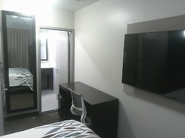 Red Roof PLUS+ Brooklyn - 3rd Ave