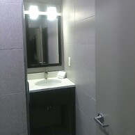 Red Roof PLUS+ Brooklyn - 3rd Ave