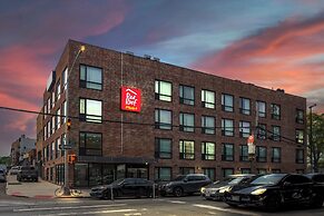 Red Roof Inn PLUS+ Brooklyn - 3rd Ave