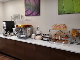 Red Roof PLUS+ Brooklyn - 3rd Ave