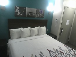 Red Roof PLUS+ Brooklyn - 3rd Ave