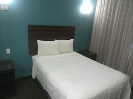 Red Roof PLUS+ Brooklyn - 3rd Ave