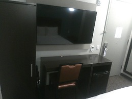 Red Roof PLUS+ Brooklyn - 3rd Ave