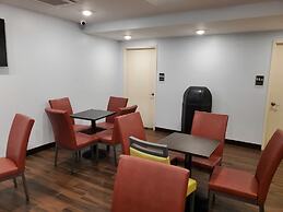 Red Roof PLUS+ Brooklyn - 3rd Ave