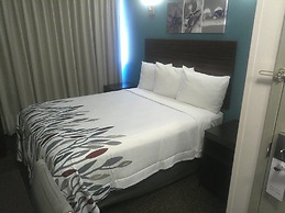 Red Roof PLUS+ Brooklyn - 3rd Ave