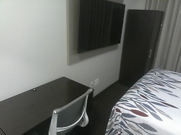 Red Roof PLUS+ Brooklyn - 3rd Ave