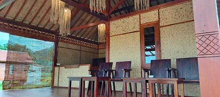 Mio Villa Tomang Omang Lombok