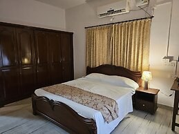 De Royale Summit Home Stay