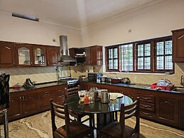 De Royale Summit Home Stay