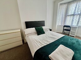 The Coral Guest House Fratton