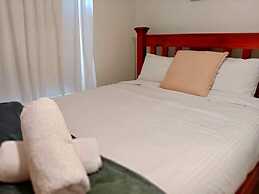 The Ultimate Poolside Escape - Pet Friendly