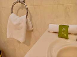 The Ultimate Poolside Escape - Pet Friendly