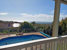 The Ultimate Poolside Escape - Pet Friendly