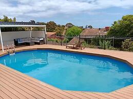 The Ultimate Poolside Escape - Pet Friendly