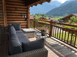 Deluxe Chalet With Pool in Konigsleiten