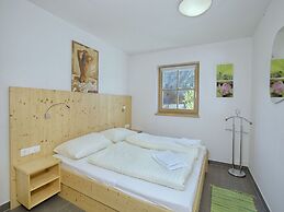 Deluxe Chalet With Pool in Konigsleiten