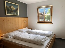 Deluxe Chalet With Pool in Konigsleiten