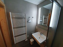Deluxe Chalet With Pool in Konigsleiten