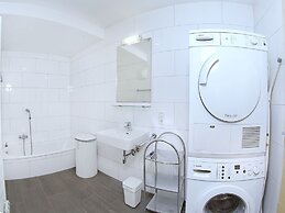 Deluxe Chalet With Pool in Konigsleiten