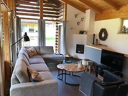 Deluxe Chalet With Pool in Konigsleiten