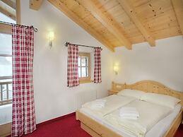 Quiet Chalet With Sauna in Konigsleiten