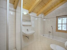 Quiet Chalet With Sauna in Konigsleiten